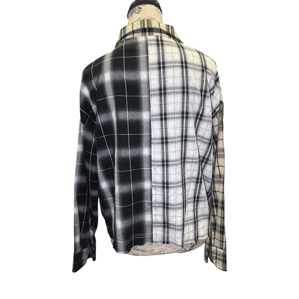 Fate Multi Block Cropped Flannel - Picture 11 of 12